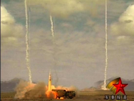 Lực lượng tên lửa chiến lược Trung Quốc diễn tập tên lửa phóng loạt
